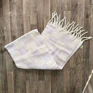 H&M purple & white checkered chunky knit tassel scarf